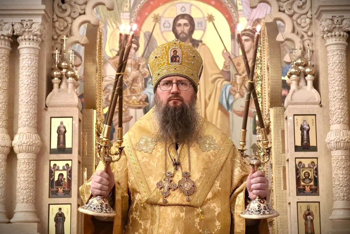 Правящий архиерей возглавил вечерню в Спасо-Преображенском соборе