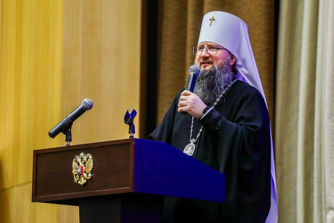 Глава Приморской митрополии поздравил сотрудников МЧС с профессиональным праздником