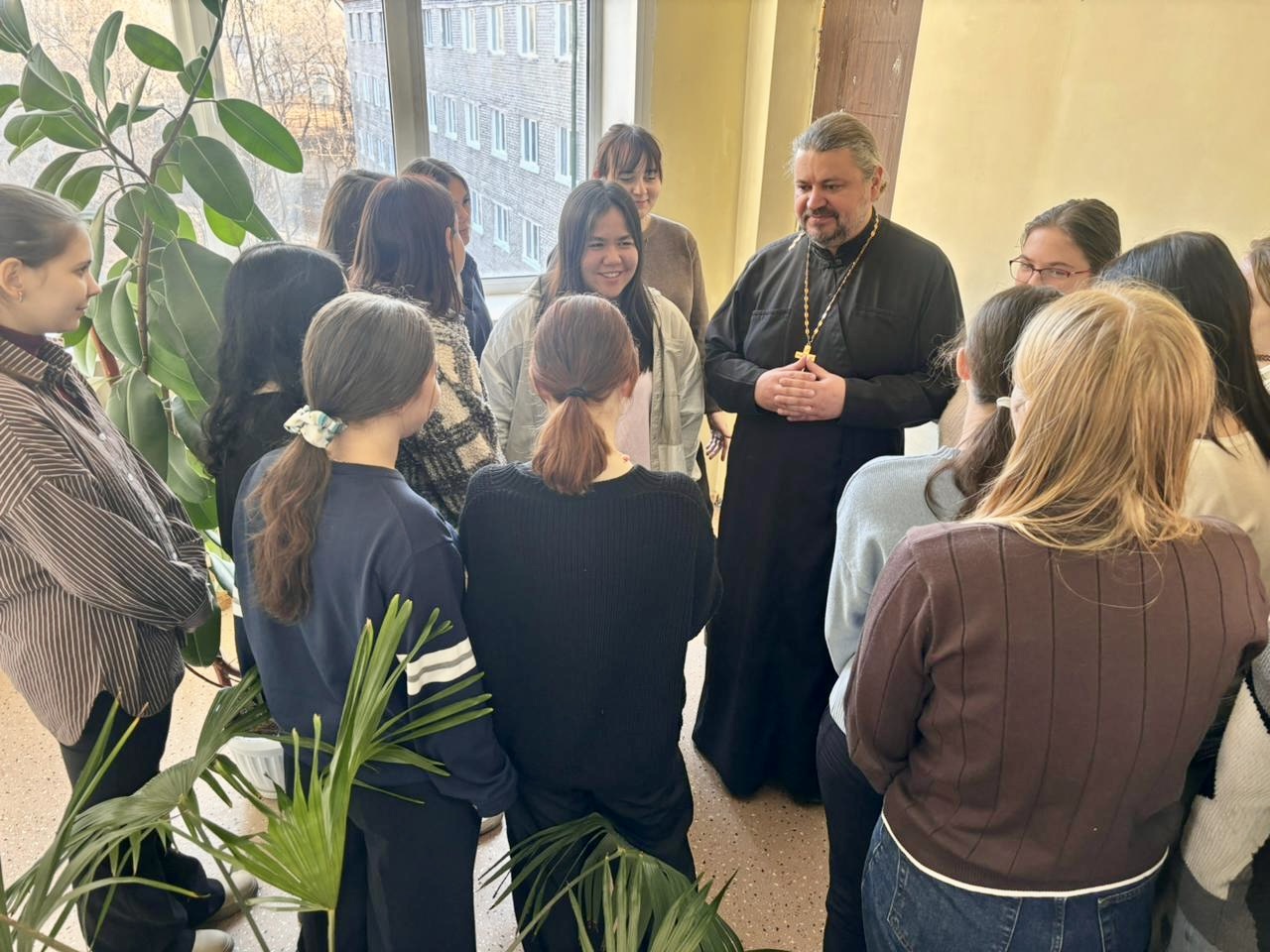 Священник провел лекцию для студентов колледжа из цикла «Семья и семейные ценности».