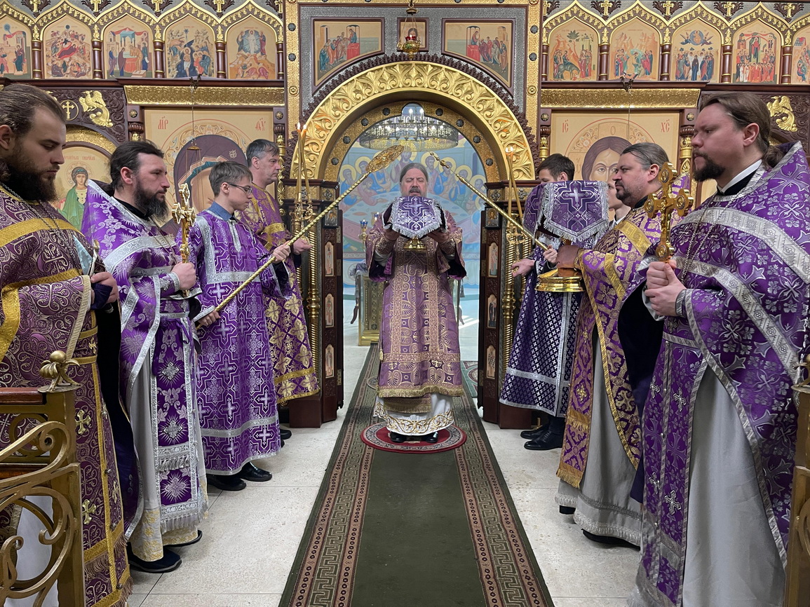 9 марта, в Неделю Торжества Православия, епископ Находкинский и Преображенский Николай совершил Божественную литургию святителя Василия Великого и возглавил чин Торжества Православия в Казанском Кафедральном соборе г. Находки. 