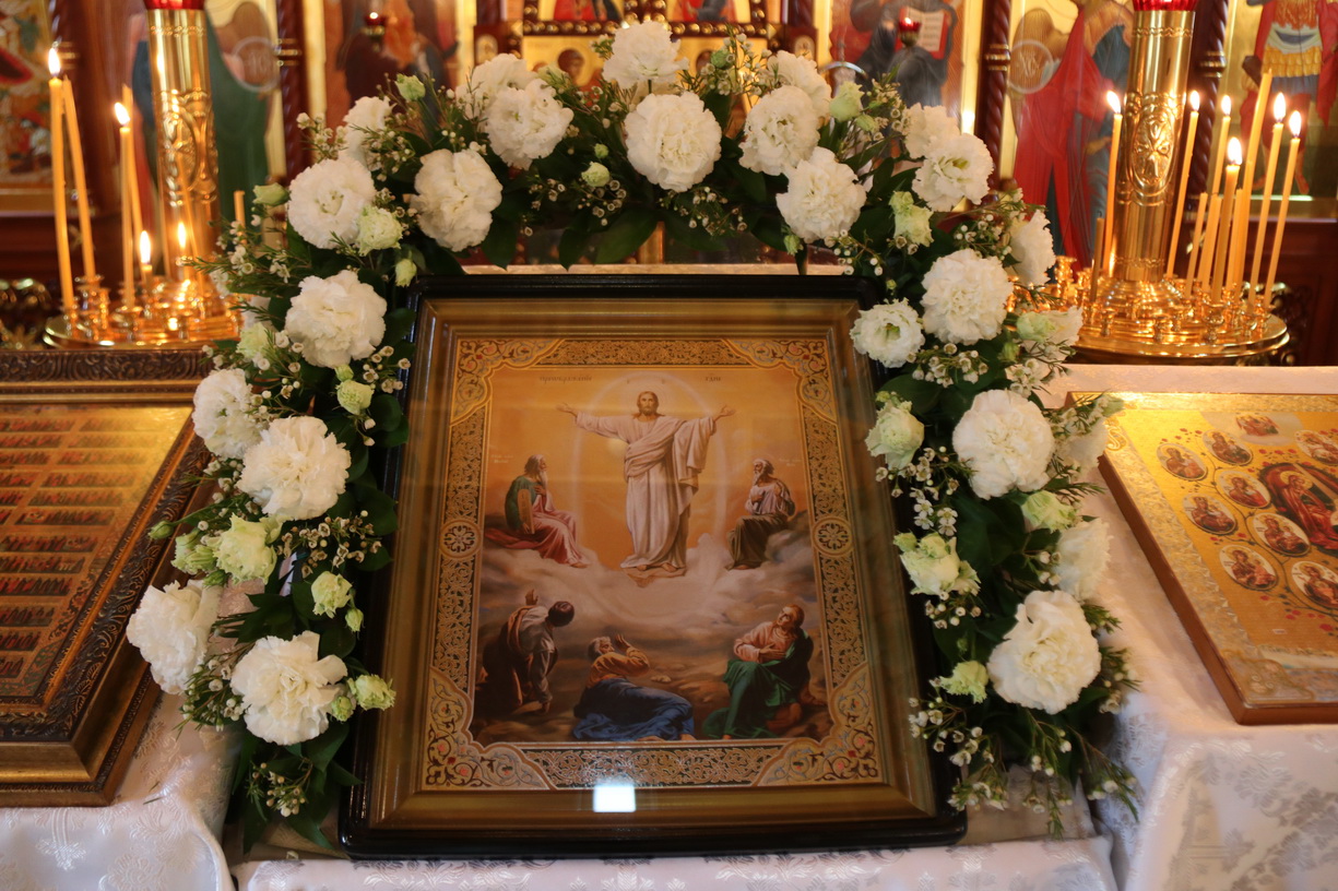 В праздник Преображения Господня епископ Находкинский и Преображенский Николай совершил праздничную Божественную литургию в Свято-Преображенском храме пгт. Преображение.