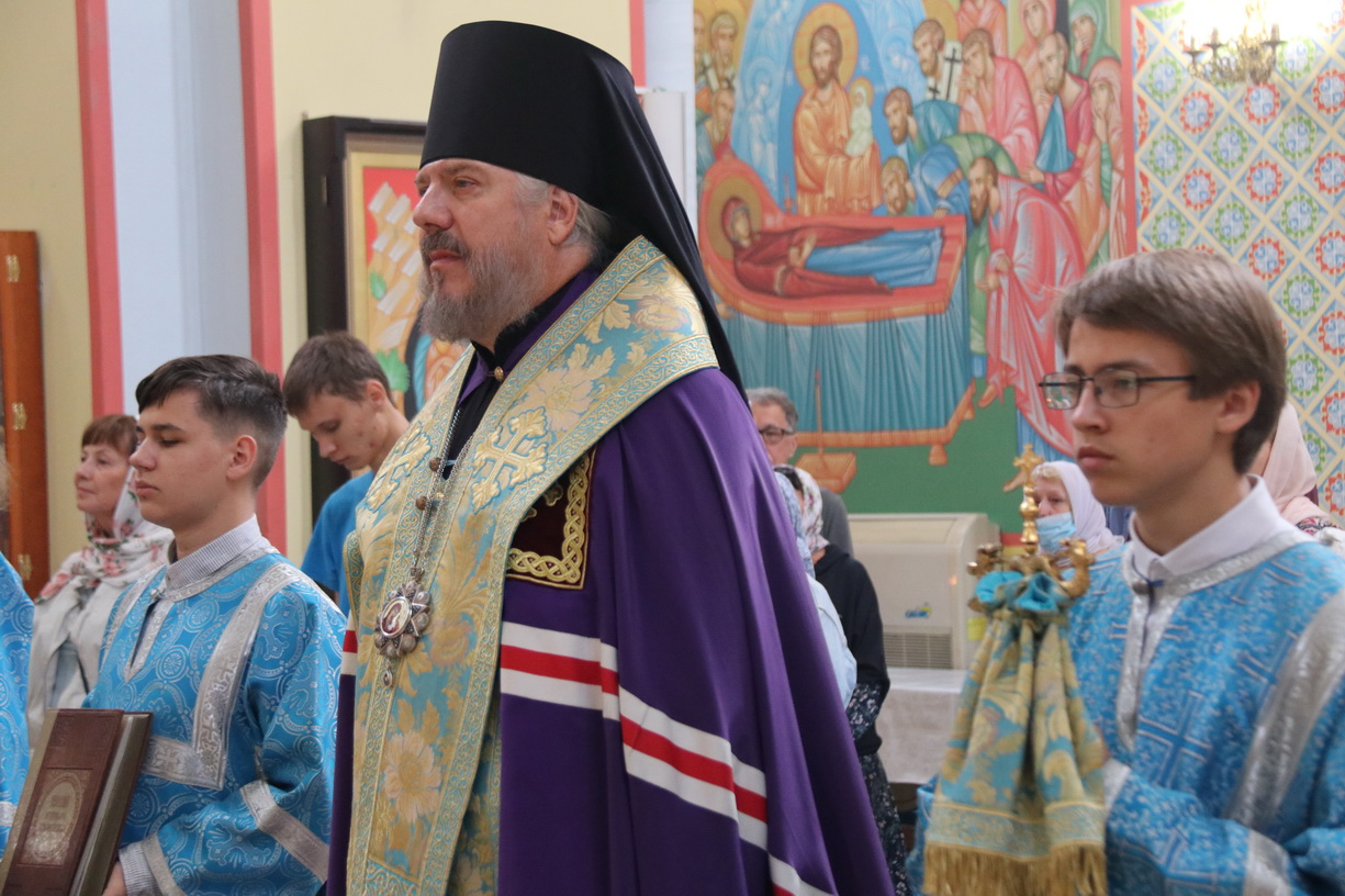 20.09.2024г.В канун праздника Рождества Богородицы епископ Николай совершил всенощное бдение в Казанском соборе г. Находки.