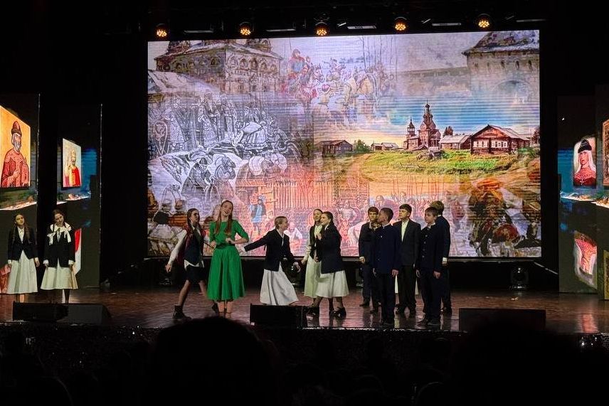 Во Владивостоке состоялся премьерный показ «Удивительной Рождественской истории в Королевстве кривых зеркал»