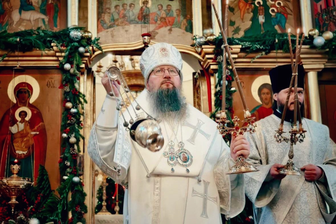 Правящий архиерей совершил Литургию в Свято-Никольском соборе