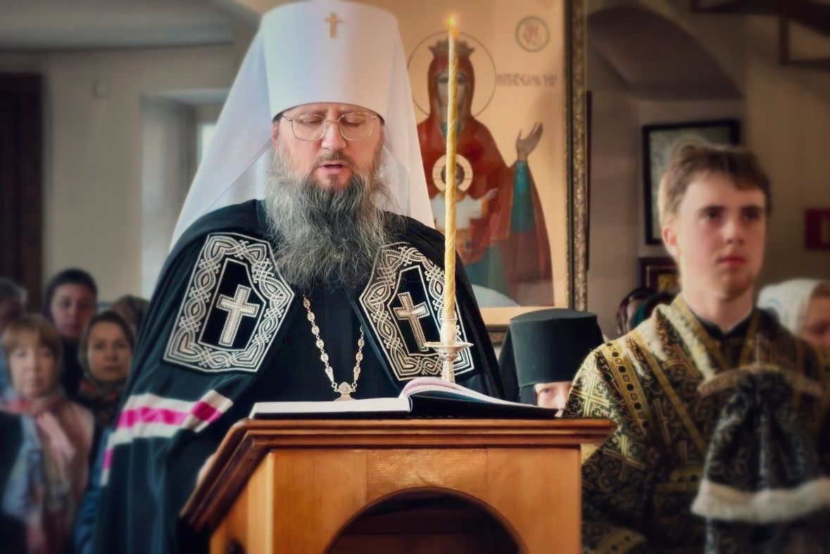 Великое повечерие с чтением покаянного канона прп. Андрея Критского в Марфо-Мариинской обители совершил правящий архиерей