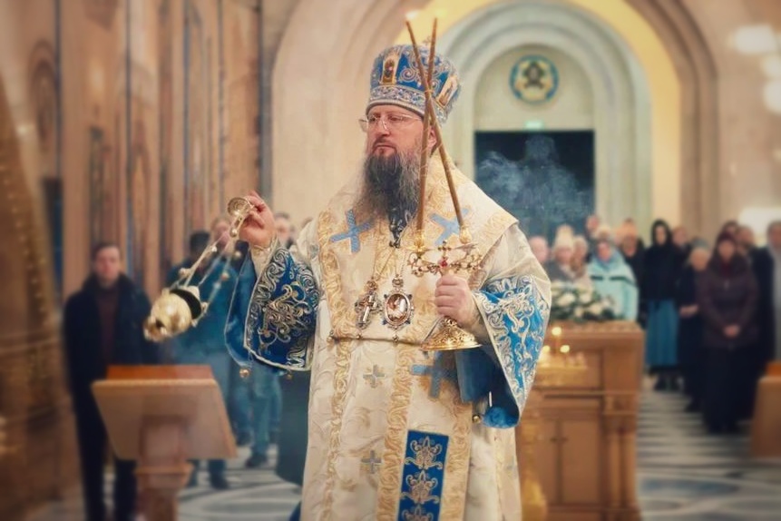 Глава митрополии совершил Литургию праздника Сретения Господня в главном храме Приморья