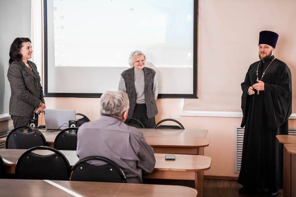 Проект «Благо-Дарю»: педагоги и клирик епархии обсудили вопросы реализации проекта в г. Артеме