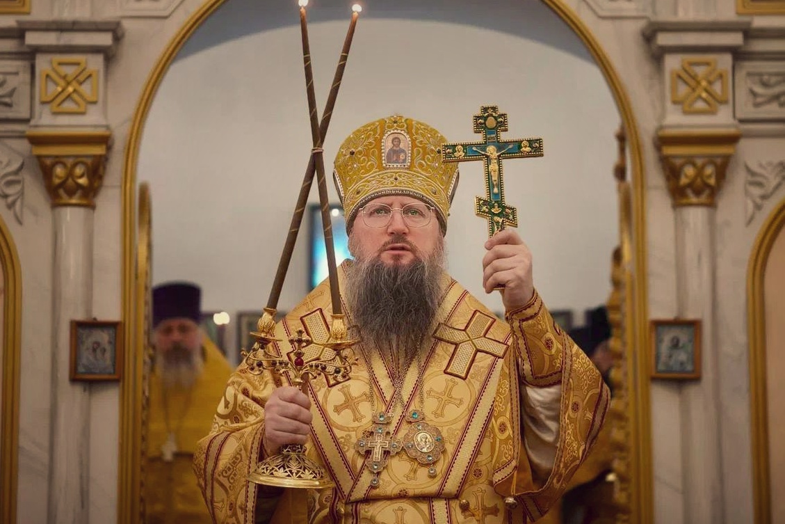 В Покровском храме п. Угловое состоялось архиерейское богослужение в Неделю сыропустную