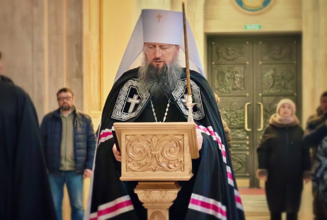 Глава митрополии возглавил великое повечерие с чтением покаянного канона прп. Андрея Критского в главном храме Приморья