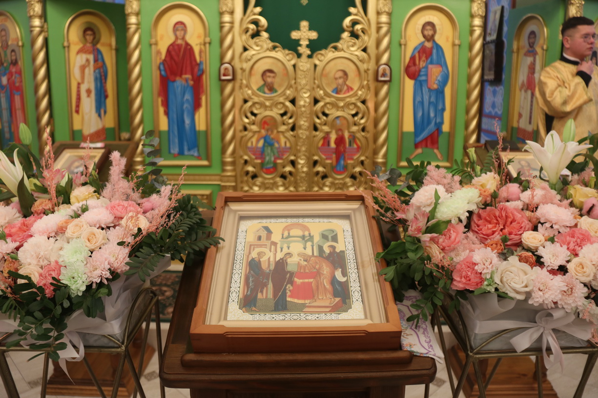 В праздник Сретения Господня , епископ Находкинский и Преображенский Николай возглавил Божественную литургию в храме в честь преподобных Макария Египетского, Силуана Афонского и Онуфрия Великого г. Партизанска.