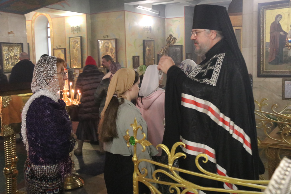 22.02.2025г.Епископ Николай возглавил вечерню с чином прощения в Казанском Кафедральном соборе г. Находки.