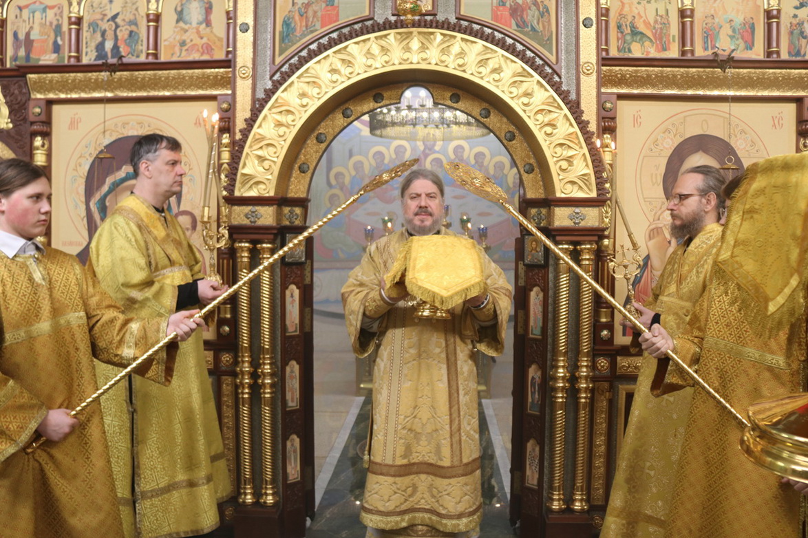 В Неделю Сыропустную, Прощеное воскресенье, в Казанском соборе была совершена Божественная литургия.