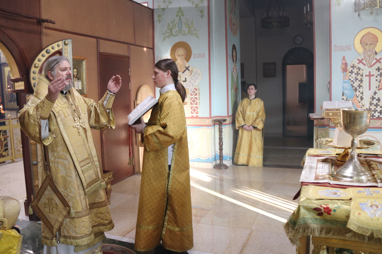 8.02.2024г.Епископ Находкинский и Преображенский Николай возглавил Божественную литургию в Казанском соборе.