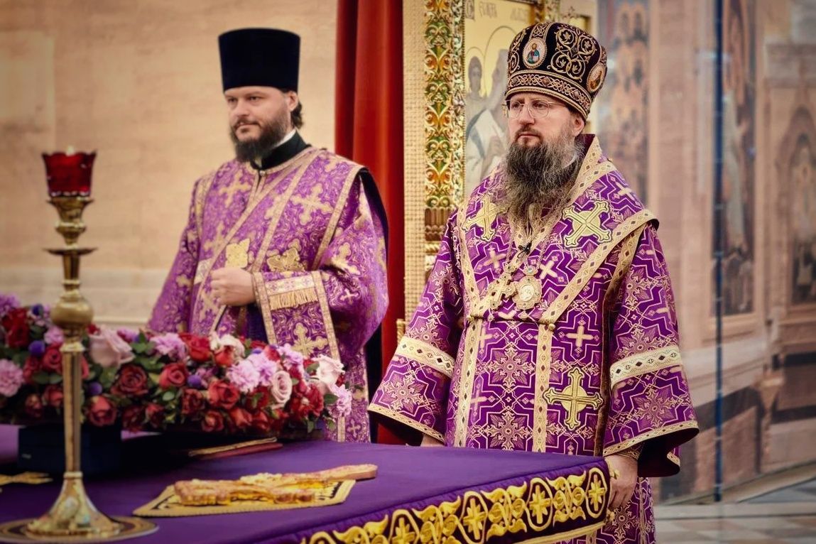 В канун Крестопоклонной недели митрополит Павел возглавил всенощное бдение