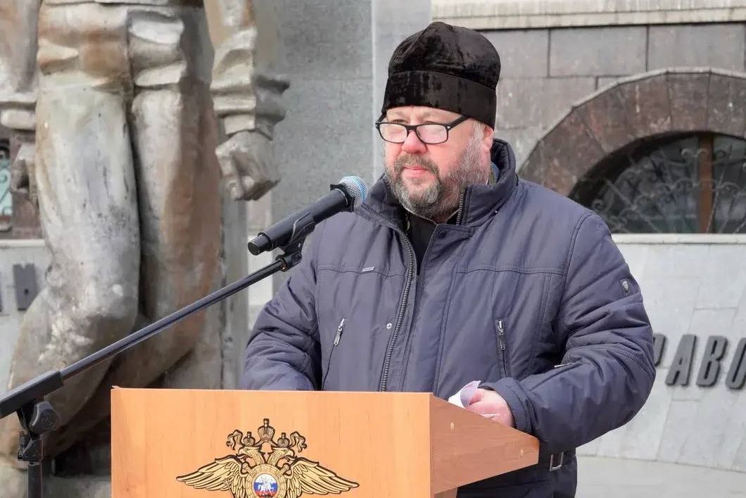 Иерей Димитрий Брызгалов благословил сотрудников Приморской полиции перед командировкой в Северную Осетию