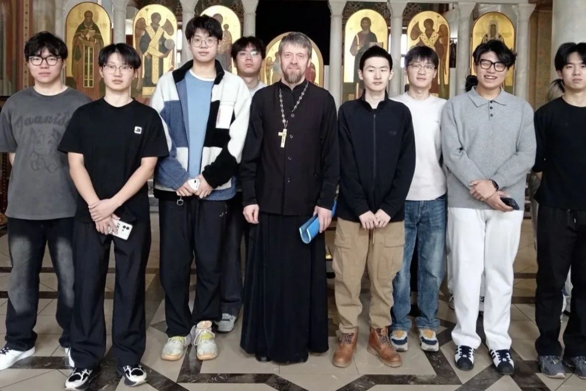 Китайские студенты познакомились с Православием