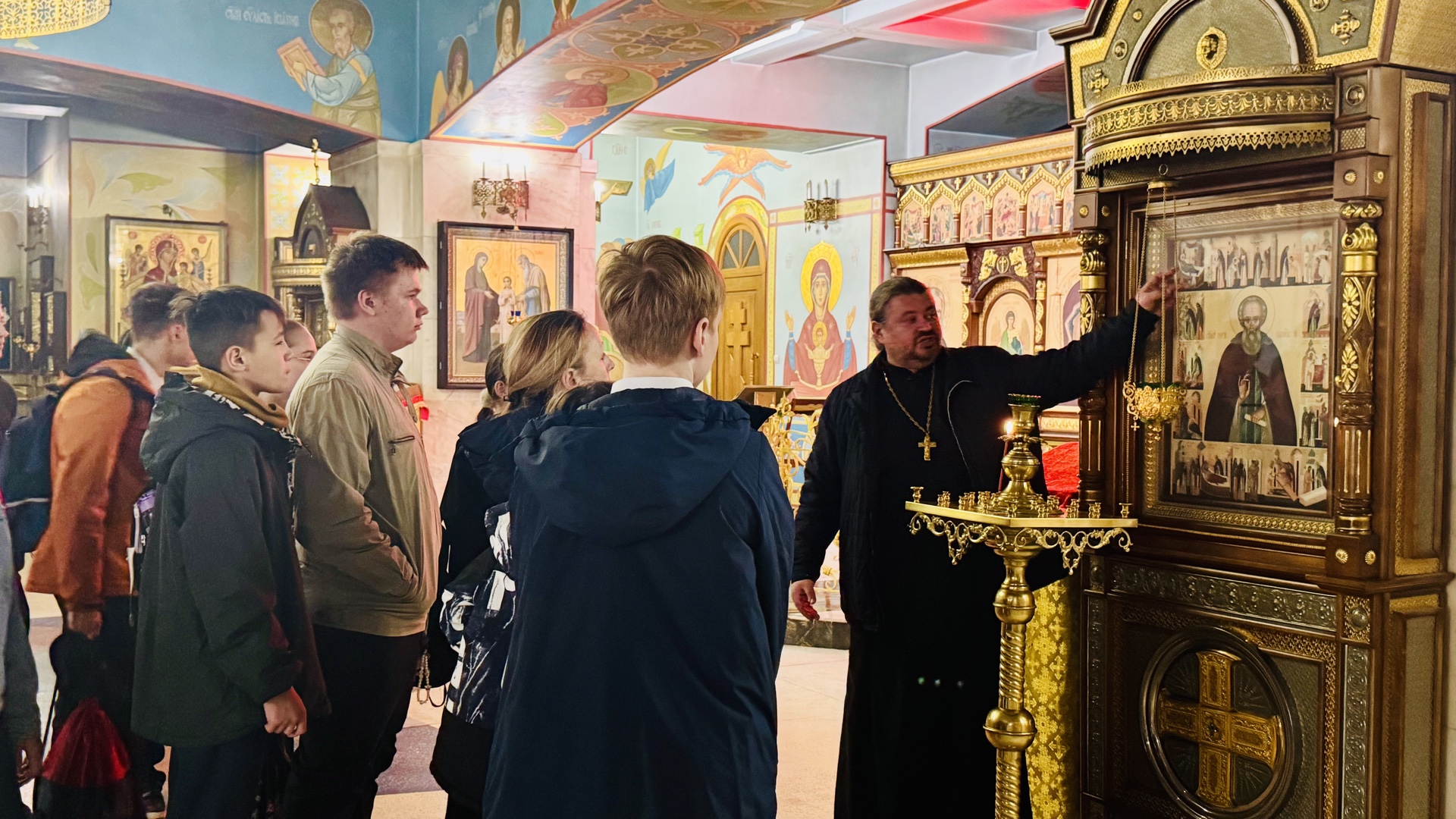 Экскурсия для школьников в Казанский собор.