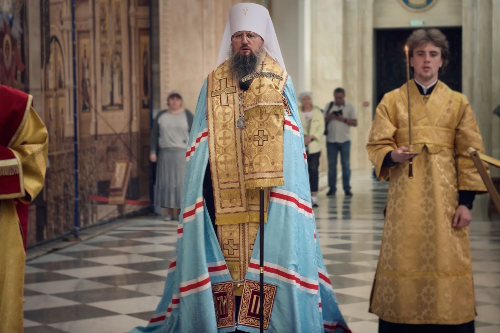 Правящий архиерей совершил молебен с чтением акафиста свт. Иннокентию Московскому в главном храме Приморья


