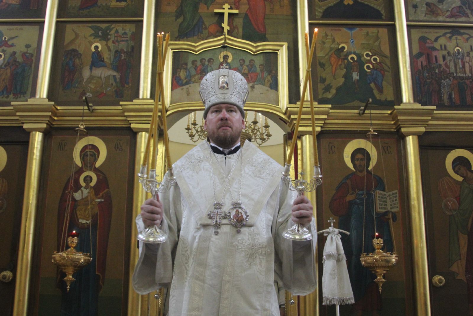 В канун праздника Преображения Господня митрополит Владимир совершил всенощное бдение