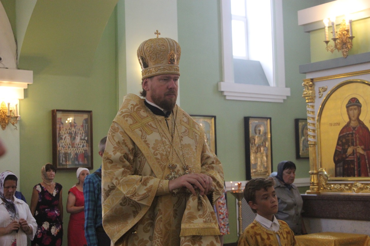 Митрополит Владимир совершил всенощное бдение в Покровском кафедральном соборе