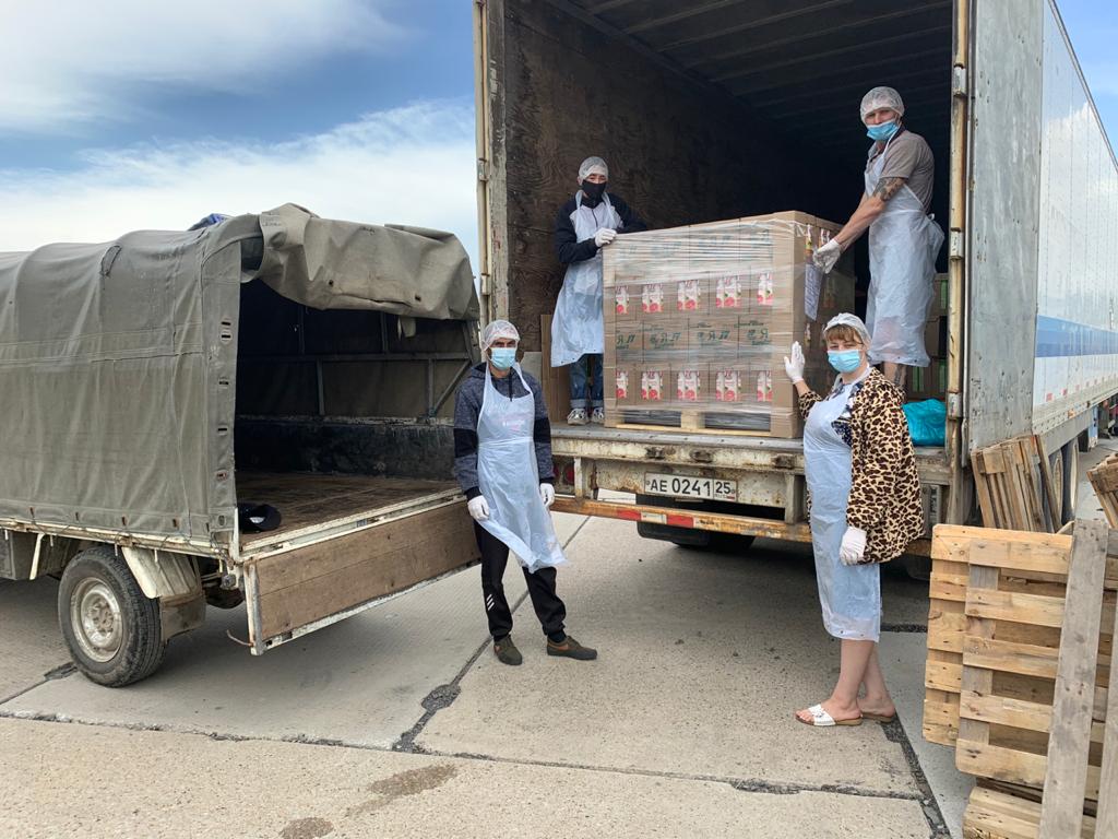 16 тонн соков  раздали  центры  гуманитарной помощи